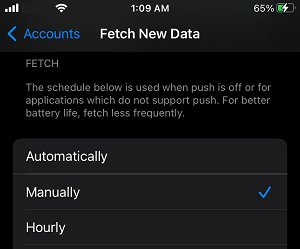 Fetch New Email Data Manually Option On iPhone